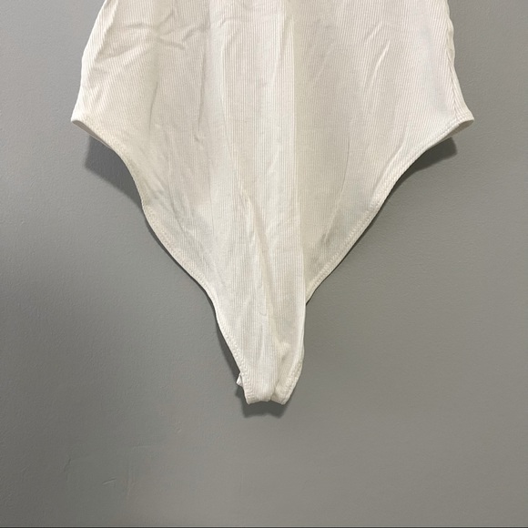 Lace Up Front Bodysuit - Picture 4 of 6